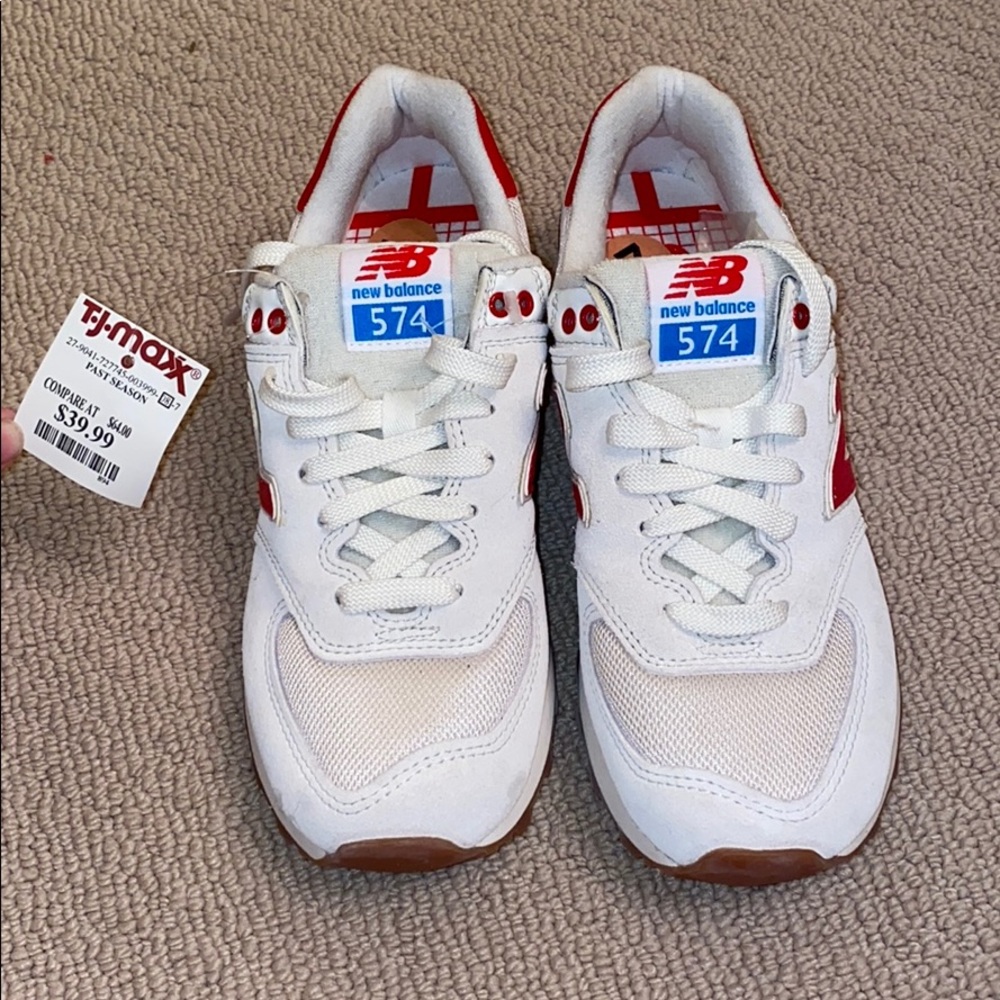 NWT Women’s New Balance 574